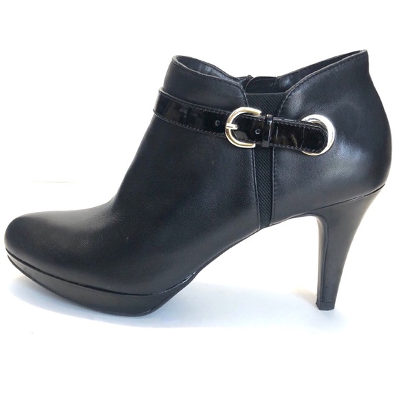 Bandolino Black Leather Almond Toe Heeled Boots size 8.5M - Picture 3 of 16